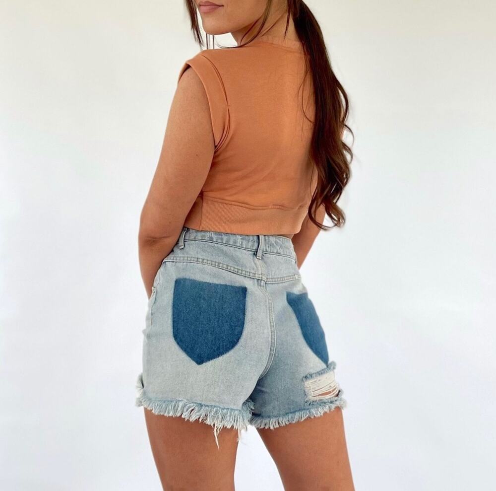 PEACH LOVE CALIFORNIA Jean Shorts Size Large Denim Faux Pockets 100% Cotton